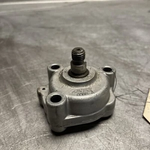 OEM GOOD USED KUBOTA DIESEL D662E OIL PUMP - Picture 1 of 3