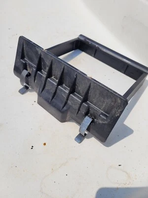 2010-2015 英菲尼迪 Q60 G37 可转换左空气净化器过滤器插入夹 — 第 1/4 张图片