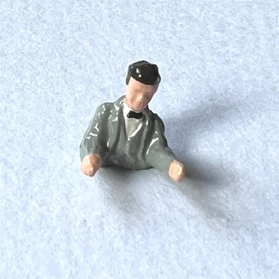 Figura de conductor de coche Corgi Toys 258 Volvo P1800 sedán Saints Foto 1 de 4