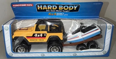 Tootsietoy 硬体吉普牧马人 4X4 带喷气滑雪和拖车,1: 24 比例 3450 — 第 1/4 张图片