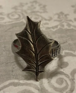 8 Leaf Napkin Rings Silver Tone Mary & Martha - Picture 1 of 5
