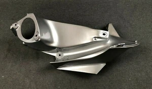 NUEVO GENUINO APRILIA RSV 1000 PLOMADA GRIS 2002 L/H INT. CONDUCTO DE AIRE AP8158574 - Imagen 1 de 4