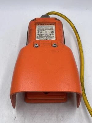 Interruptor de pie Hercules 511-B Foto 1 de 3