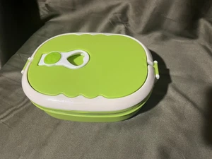 Green Bento Box Style Lunch Container - Stainless Steel Interior - New - Picture 1 of 3
