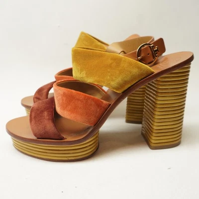 Excelente estado usado! Sandálias femininas Tory Burch Patos salto bloco veludo tiras 10M multicolor - Imagem 1 de 4