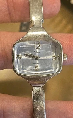 Женские кварцевые часы Collezio серебристый браслет перламутровый циферблат - Изображение 1 из 2