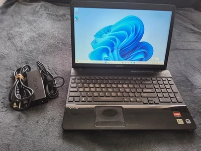 Portátil Sony Vaio PCG-61611L Windows 11 AMD Phenom II 2,8 GHz 256 GB SSD 8 GB RAM Foto 1 de 4