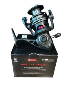 Seltene Quantum PT SPTiA Smoke Spinnrolle - Bild 1 von 7