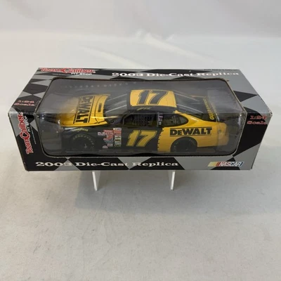 2003 Matt Kenseth #17 DeWalt Ford Taurus 1:24 Team Caliber Pit Stop NASCAR - Image 1 of 4