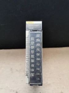 OMRON C200H-OC222 Output Unit - Picture 1 of 5