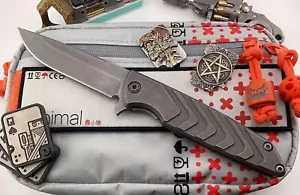 Sharp By Design Brian Nadeau Full Custom Typhoon Stonewashed Titanio S35VN - Foto 1 di 11