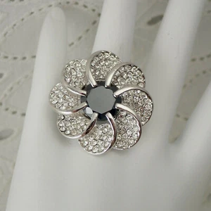 WOW Designer Hematite Clear Rhinestone Flower Rhodium Plated Size 6.75 Ring - Picture 1 of 9