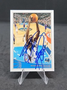 Brandon Bass 2009-10 Topps #56 signed in Person Autogramm Blue Sharpie Magic 2 - Bild 1 von 2