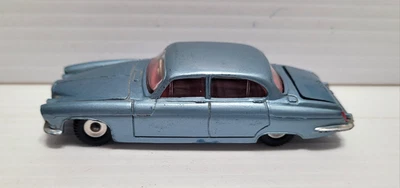 VINTAGE DINKY TOYS MERCEDES BENZ 220 SE DIE CAST CAR - Image 1 of 4