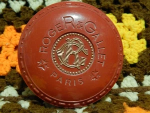 Roger & Gallet Paris Oeillet Mignardise Garofano Sapone Profumato Contenitore 4'' - Foto 1 di 10