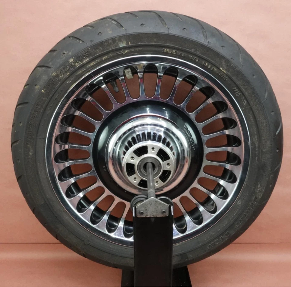 Harley-Davidson Electra Glide Ultra Limited 2010-2017 llanta delantera neumático Foto 1 de 4