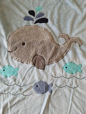Manta Koala Bebé Azul Gris Sherpa Bordada Ballena Pez Bebés R Us Lovey 40" Foto 1 de 4