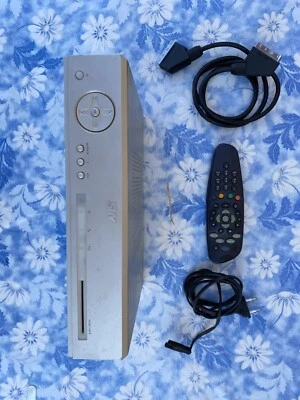 Decoder Sky DS432NS Grigio con telecomando, Cavo Scart e Alimentazione - Immagine 1 di 4