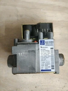 VOKERA PROCOMBI A28 A32 & A36 BOILER GAS VALVE 20039202 - Picture 1 of 3