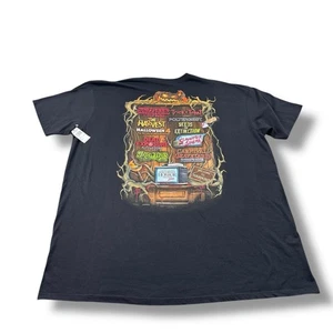 Neu mit Etikett 2018 Universal Studios Halloween Horror Nächte HHN Häuser T-Shirt Gr. 2XL - Bild 1 von 7