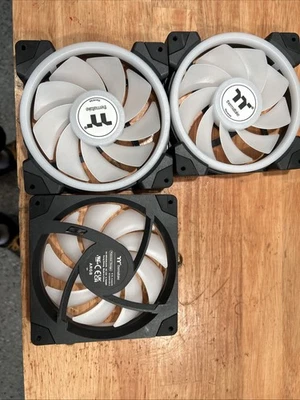 Ventilador de caja Thermaltake TT-1425 A1425S12S-2 ARGB 140mm Foto 1 de 2