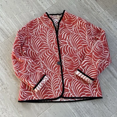 Jaqueta branca coral plus size 2X acabamento preto estampa de folha colarinho mandarim asiático 20W - Imagem 1 de 4