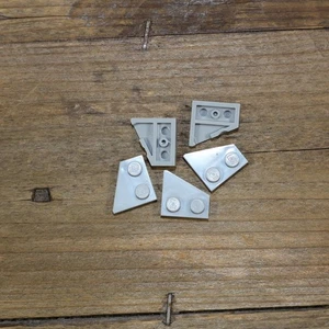 LEGO 24299 Medium Stone Gray Wedge 2x2 Left Plate Qty 5 - Picture 1 of 3