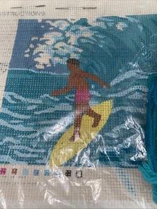 Kit de lona de punto de aguja pintado a mano surfista hawaiano recuerdo vintage hilo de lana - Imagen 1 de 4