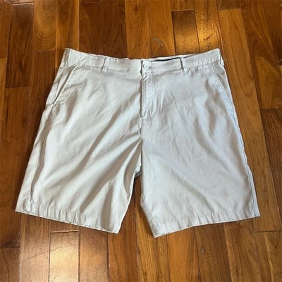 Shorts chino masculino BCG tamanho 40 bege frente plana casual - Imagem 1 de 4