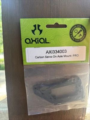 Axial AXI334003 Carbon Servo On Axle Mount PRO NIP - Image 1 of 2
