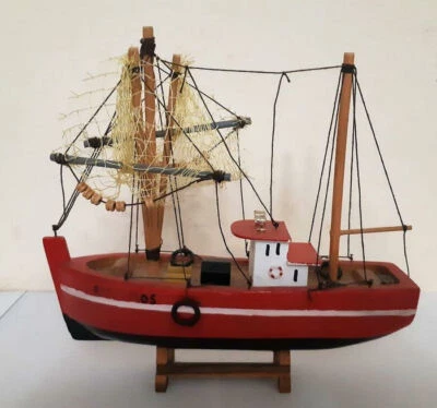 English fishing boat made of wood  in 1950 - Image 1 of 4