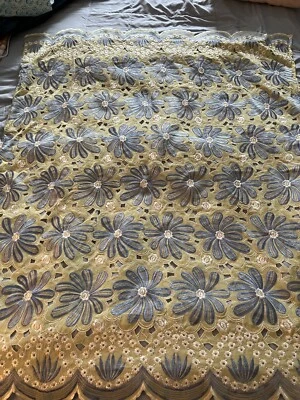 "Mantel encaje floral periwinkle amarillo 49"" X 40"" bordes festoneados" Foto 1 de 4