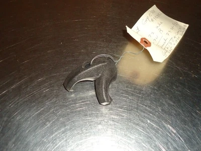 2) Nuevo gancho de abrigo negro NOS GM 9867352 Chevrolet Camaro Z-28 Pontiac Firebird Foto 1 de 2