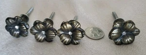 Vier Ziehgriff Knopf Blume Bronze Farbe Kristall Ctr mit Hardware Neu ohne Karton - Bild 1 von 6