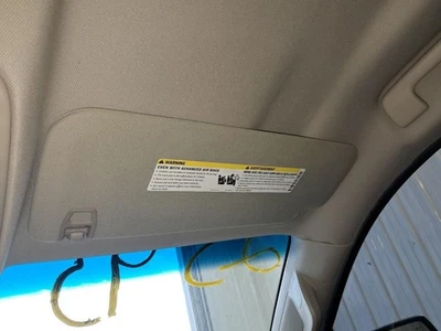 Солнцезащитный козырек правый для пассажира 2017 GMC Yukon желтовато-коричневый от оригинального производителя б/у 268-02256R 138 000 миль - Изображение 1 из 4