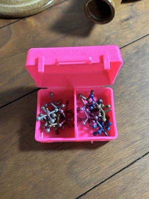 Estuche de Viaje Jax Vintage Rosa con Juego de Gatos de Metal Chemtoy Años 70 Juego de Juguete Foto 1 de 4