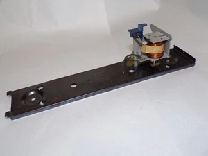 Frame and operating mechanism for 3424 Wabash operating brakeman car. works - Picture 1 of 5