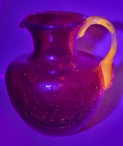 Vtg Ruby Red Amberina Crackle Hand Blown Cadmium Handle Glow Pitcher Glass - Picture 1 of 7