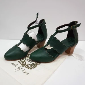 Bali Elf -Emerald Leather T-Strap Heeled Shoe- Scalloped Detail - Women's 5.5 US - Picture 1 of 20