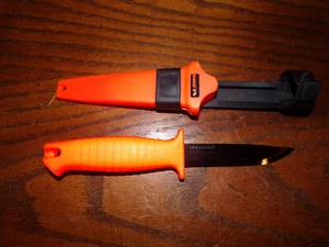 Swedish knife MORA Orange serrated blade Stainless steel Outdoor Fixed Blade 4" - Picture 1 of 4