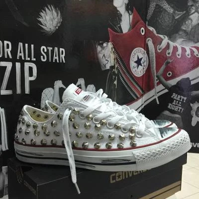 Scarpe Converse Bianche Basse borchiate argento effetto invecchiato Borchie - Immagine 1 di 4
