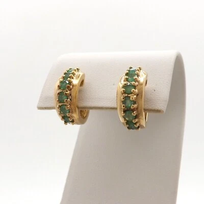 Pendientes de aro Huggie de esmeralda de plata de ley Vermeil de oro de 18 quilates Ross Simons Foto 1 de 4