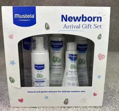 Mustela Newborn Arrival Gift Set Baby Skincare & Bath Time Essentials Natural - Image 1 of 2