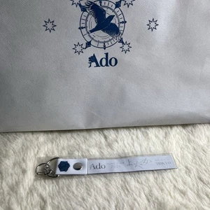 Ado Dome Tour 2025 Yodaka porta nastro carta Tokyo Limited merce concerto ufficiale - Foto 1 di 7
