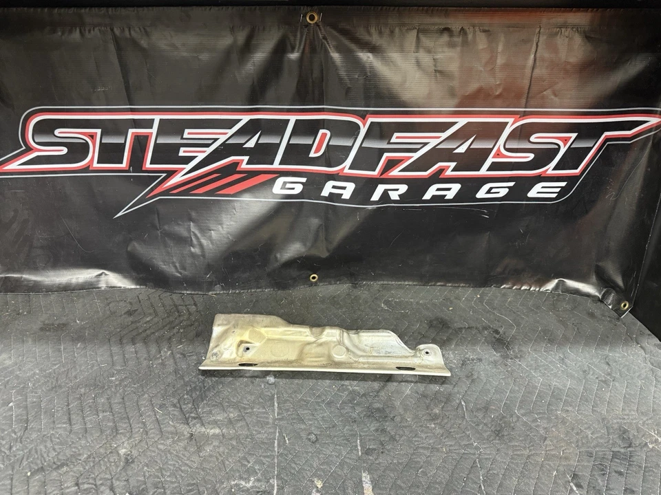 Par de protectores térmicos colector escape audi r8 17+ 5,2 l Foto 1 de 4