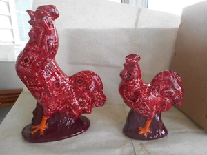 Set of 2 Vintage Red Bandanas Ceramic Rooster & Chicken Figurine Farmhouse Decor - Picture 1 of 7