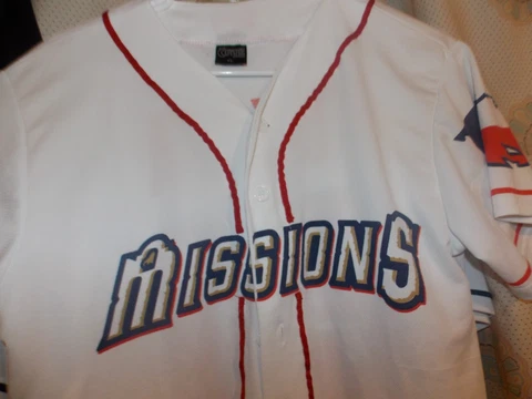 San Antonio Missions SGA "Batting for The Cure" Toyota #20 Jersey, youth large Cover