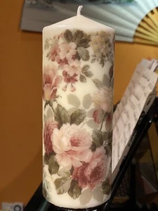 KATE PINK FLOWERS AND ROSES HAND DECORATED PILLAR CANDLE 19x7cm - Picture 1 of 8