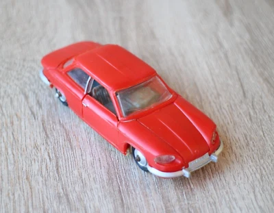Panhard 24 BT Norev remake 1: 43 塑料 — 第 1/4 张图片
