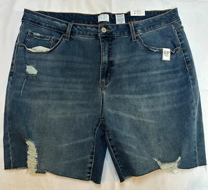 Neu mit Etikett Time & Tru Damengröße 20 Bermudashorts Denim 8,5" Schrittlänge abgenutzt blau - Bild 1 von 6